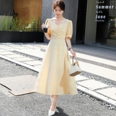 连衣裙女夏装2022新款气质方领修身显瘦短袖中长款女士裙子（米黄色）
